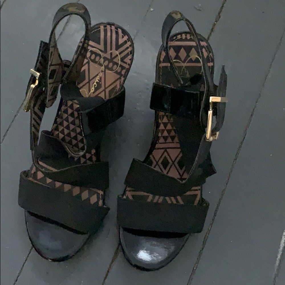 Jessica Simpson Black and Tan wedges